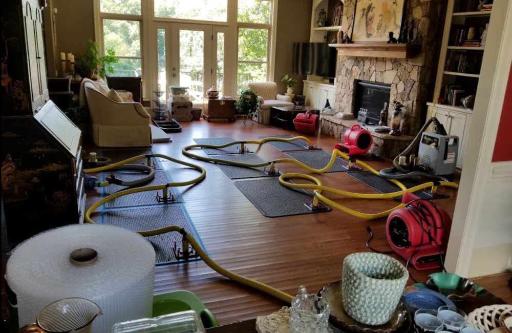 Residential flood cleanup services